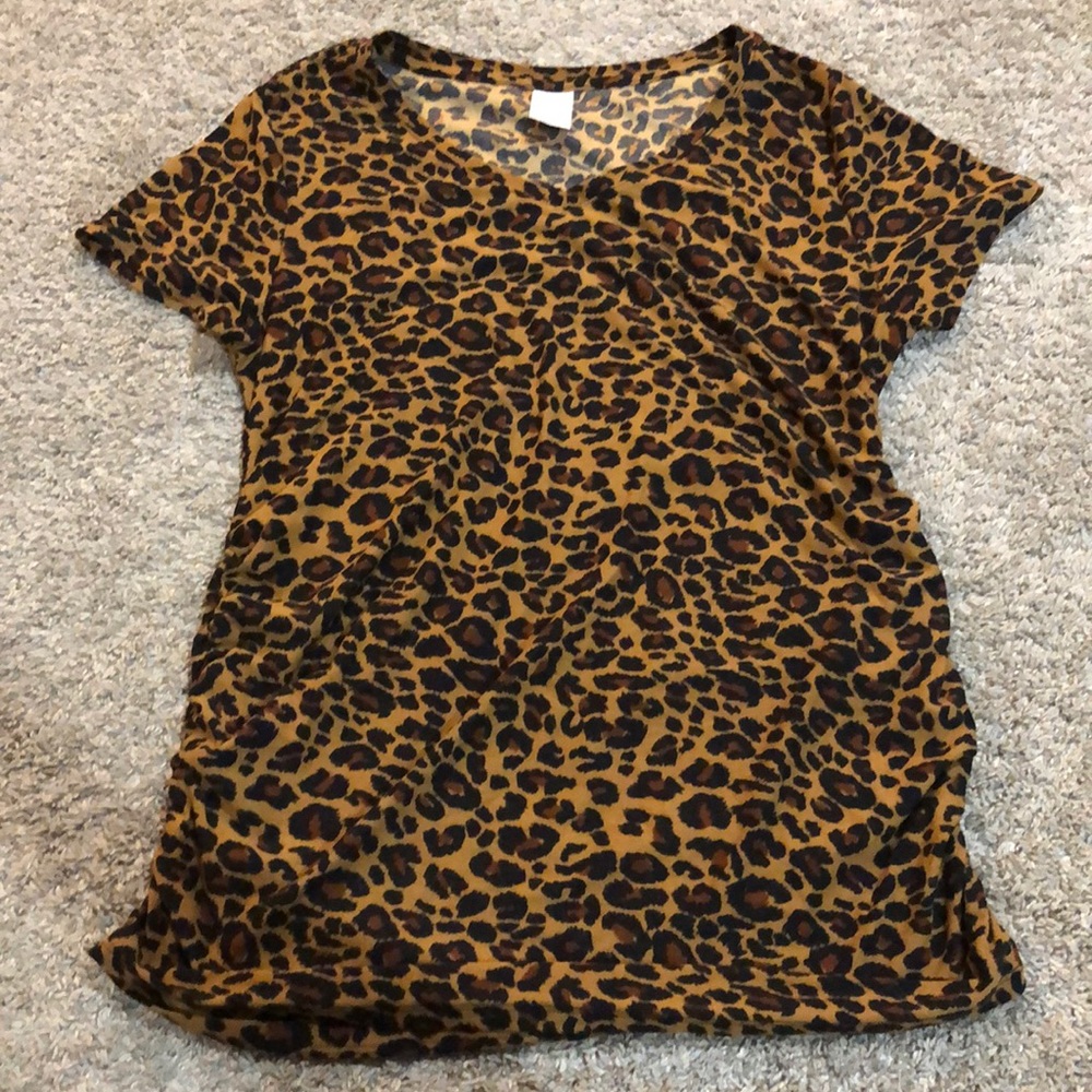 Cheetah print maternity tshirt size M